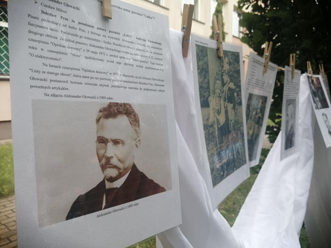 Czytanie na trawie w siedleckim Ekonomiku