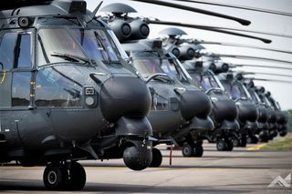 Flota śmigłowców Caracal w komplecie. Ostatnie H225M wylądowały na Węgrzech