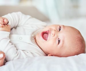 Naturalna pielęgnacja skóry niemowlaka – mniej znaczy więcej