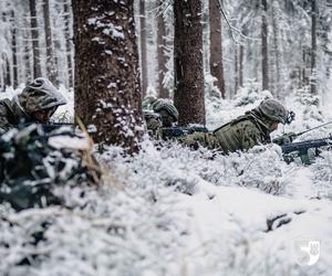 Wojskowe ćwiczenia zimą. MON rozpoczyna akcję Trenuj z wojskiem w ferie