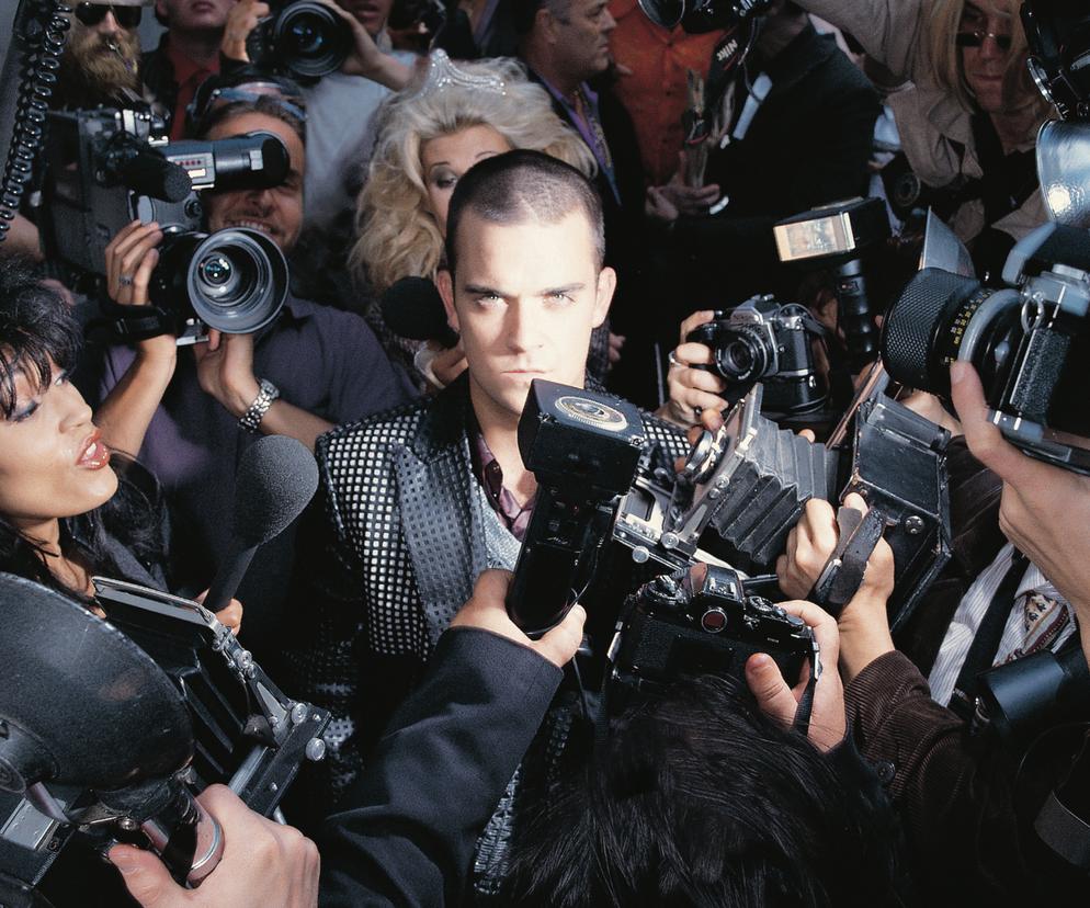 Robbie Williams świętuje 25-lecie kariery! Nadchodzi rozszerzona edycja albumu Life Thru a Lens”