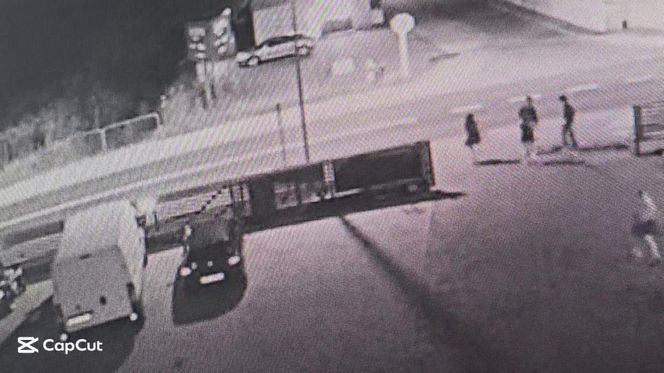 Zawiercie. 15-latka potrącona na środku jezdni. Jest nagranie z wypadku [ZDJĘCIA].