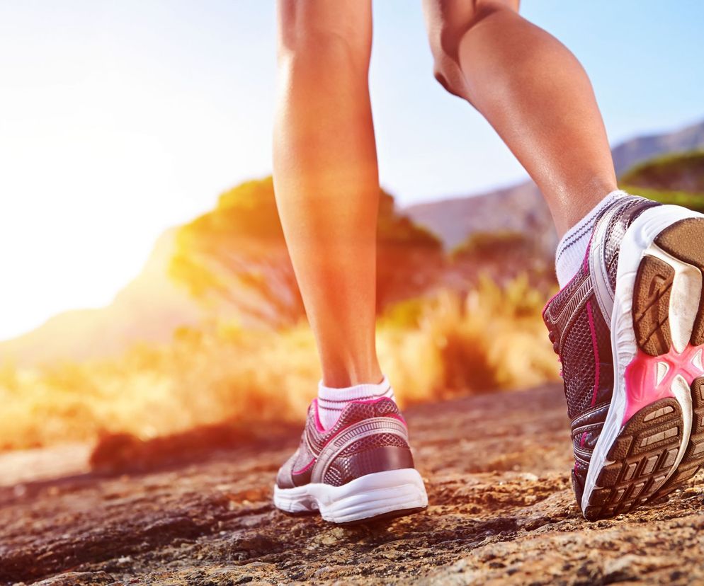 Aby schudnąć, nie wystarczy robić 10 000 kroków dziennie - trzeba wysiłek połączyć z odpowiednią dietą.