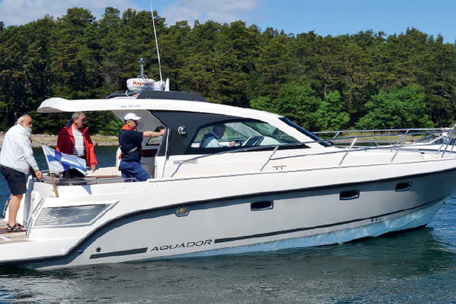 Jacht Aquador 35 ST - Dla dużej rodziny