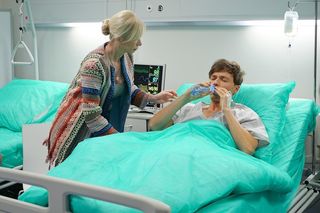 Pierwsza miłość. Krystian (Patryk Pniewski), Ewa (Ewa Gawryluk)