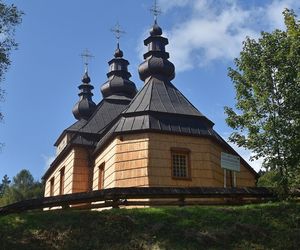 To sławna niewielka wieś w Małopolsce. Kiedyś wyrabiano w niej drewniane zabawki