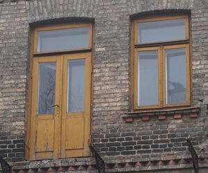 Opuszczona zabytkowa kamienica przy ul. Sienkiewicza w Białymstoku