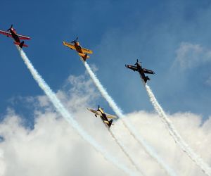 Rodzinny Piknik Lotniczy powraca do Gryźlin. Pokazy maszyn lotniczych i akrobacje mistrzów świata