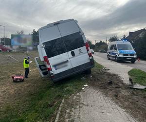 Wjechał busem w rodzinę z dzieckiem. Zatrzymanie 27-latka