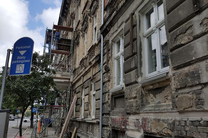 Kontrole i nakazy. Większe restrykcje dla właścicieli zniszczonych balkonów w Gorzowie!