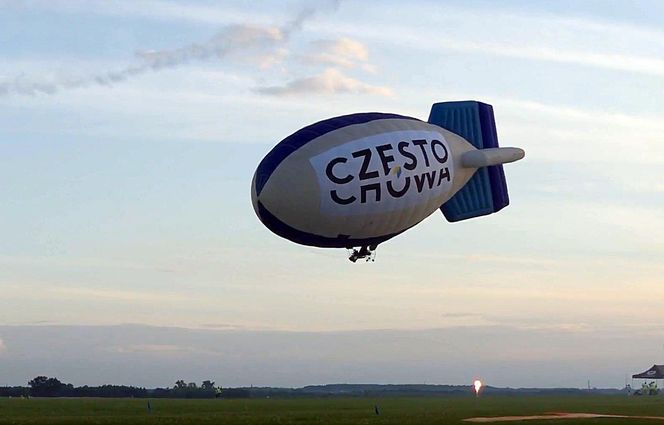 Sterowiec spadł na drzewa w czasie Air Show Rudniki