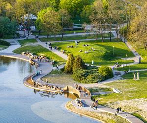 Polski Central Park zachwyca w wiosennej odsłonie. Mieszkańcy ruszyli do odnowionego parku 