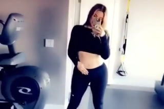 Khloe Kardashian 