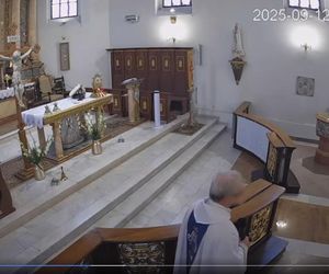 Półnagi mężczyzna przerwał mszę. Krzyczał, był agresywny