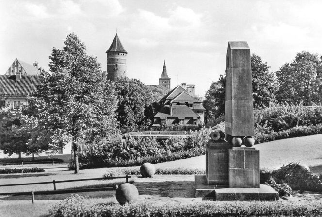Pomnik 73 Pułku Artylerii Polowej