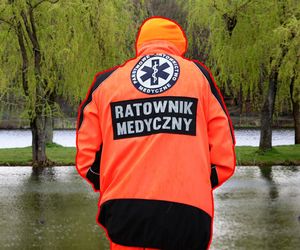 Świadkowie i służby medyczne uratowali życie 49-latkowi! Reanimacja w Dolinie Trzech Stawów