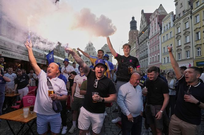 Kibice przed finałem Ligi Konferencji we Wrocławiu