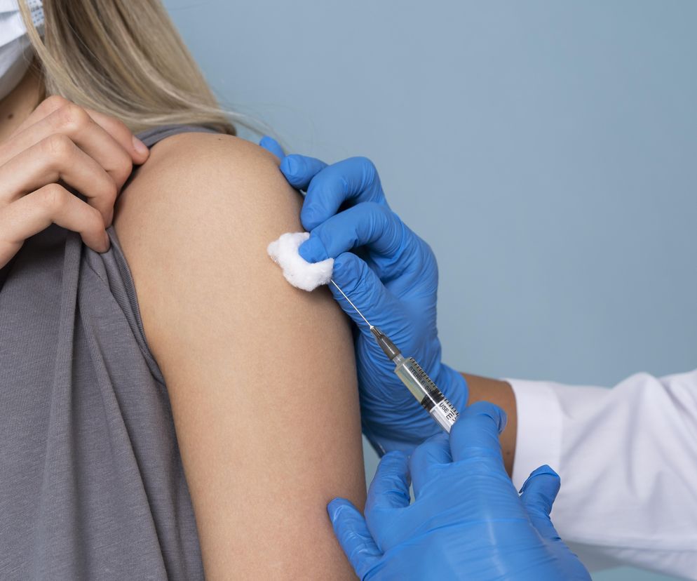 Więcej refundowanych szczepień w aptekach. Krztusiec, HPV i WZW