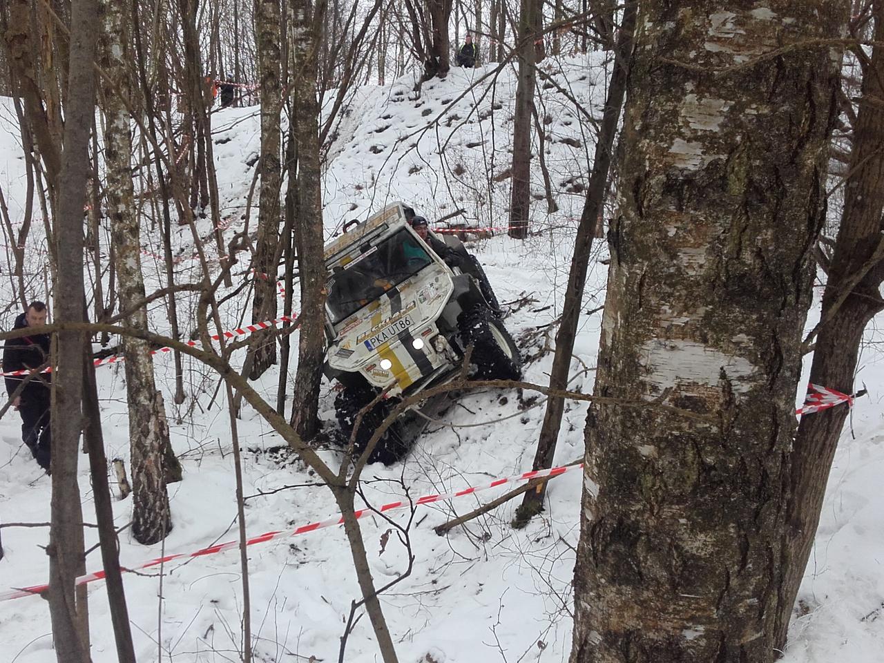Śnieg, błoto i ryk silników. Trening RFC Poland na elbląskim poligonie [VIDEO]