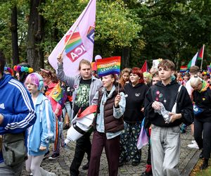 Marsz Równości w Katowicach 2025. Setki ludzi przeszło ulicami miasta. Były protesty