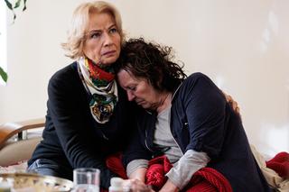 Na Wspólnej odc. 3632: Maria Zięba (Bożena Dykiel), Bożenka (Ewa Florczak)