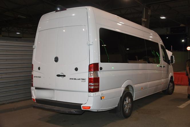 Medyka: Straż Graniczna zatrzymała busa. Kierowca na Ukrainę poszedł pieszo