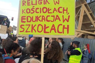 Ponad połowa Polaków chce mniej religii w szkołach. Zobacz wyniki sondażu
