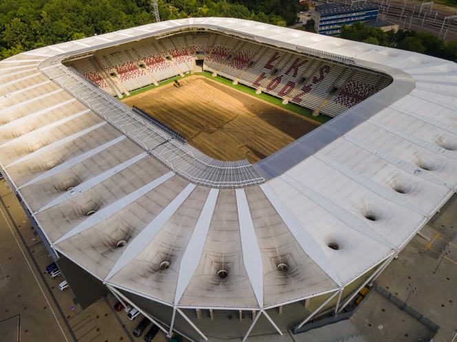 Stadion ŁKS-u będzie niczym Narodowy! Trwa wymiana murawy