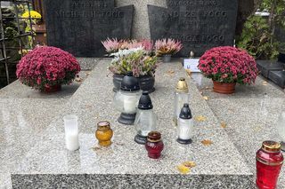 Niewiarygodne, co znalazło się na grobie Mieczysław Fogga. Takie rzeczy przed 1 listopada