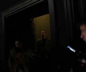 Wojciech Szczęsny z dziećmi na premierze filmu o sobie