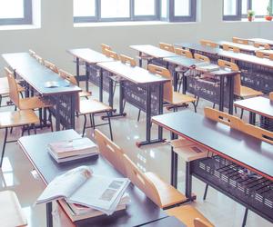 Kalendarz roku szkolnego 2023/24. Kiedy uczniowie będą mieli wolne?