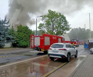 Wielki pożar hali w Gliwicach! Chmura dymu nad miastem