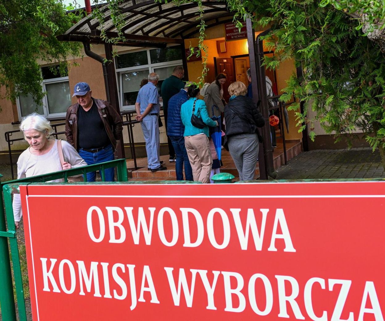 Wyniki late poll wyborów prezydenckich 2025. Kto uzyskał więcej głosów