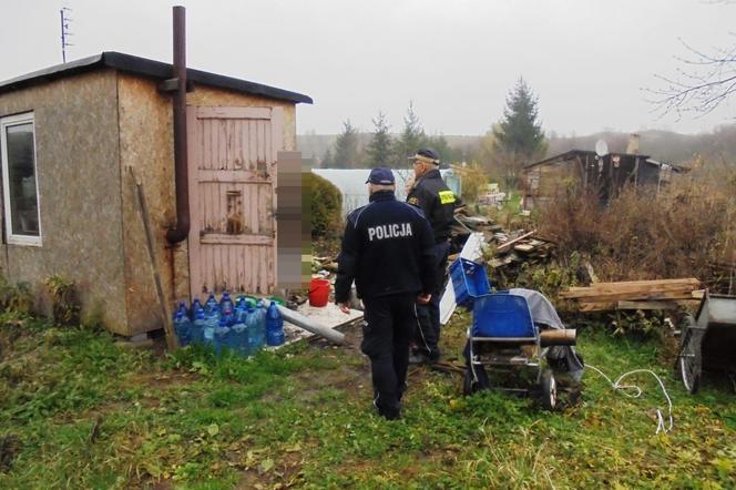 Mrozy dają się bezdomnym najbardziej we znaki. Policja ruszła im z pomocą