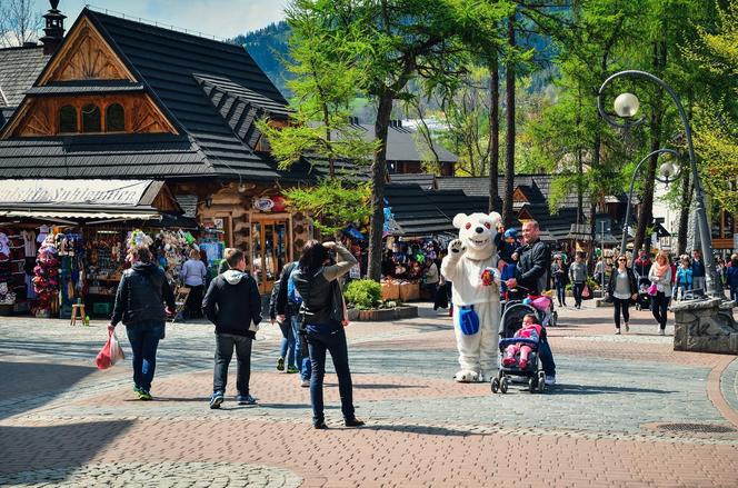 Arabowie pokochali Zakopane. Kelnerka zauważyła ciekawą rzecz. Zaskakujące!