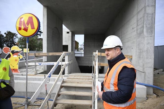 Byliśmy na budowie ostatniej stacji metra w Warszawie. Widok zapiera dech w piersiach