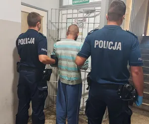 Z zazdrości o kobietę pobił znajomego i dźgnął nożem w szyję. Pomagał mu 15-letni sąsiad
