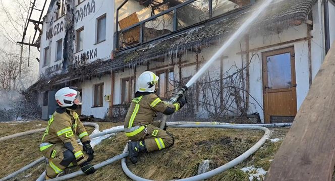 Kultowa karczma w Bieszczadach spłonęła. Ruszyła zbiórka na odbudowanie obiektu