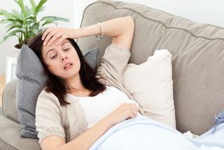 Problemy żołądkowe w ciąży: skuteczne sposoby na mdłości, zgagę, wzdęcia i zaparcia 