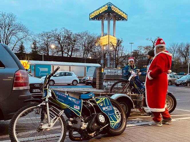 Motomikołaje Bydgoszcz w akcji! Chcą umilić święta dzięciom z bydgoskich szpitali [ZDJĘCIA]