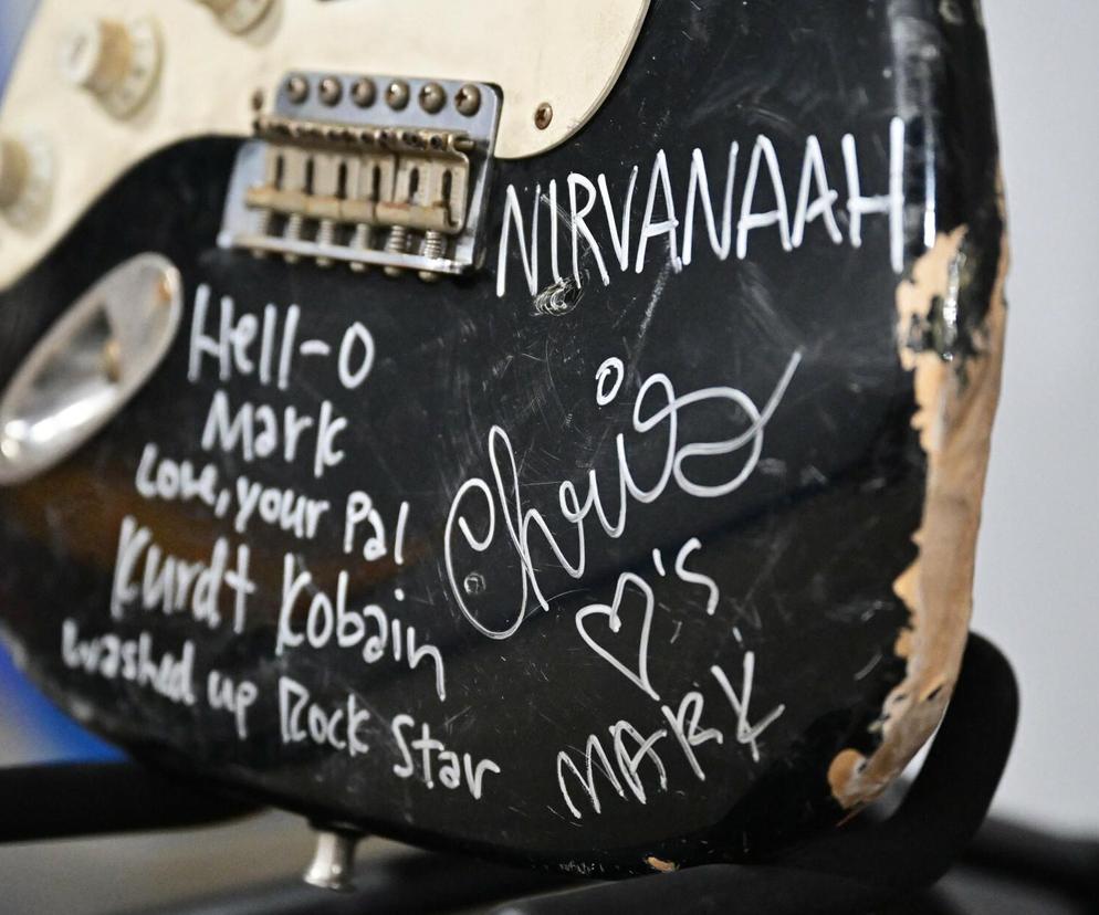Zniszczona gitara Kurta Cobaina
