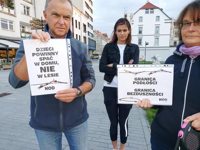 Opole. Protest w obronie dzieci z Michałowa [ZDJĘCIA]