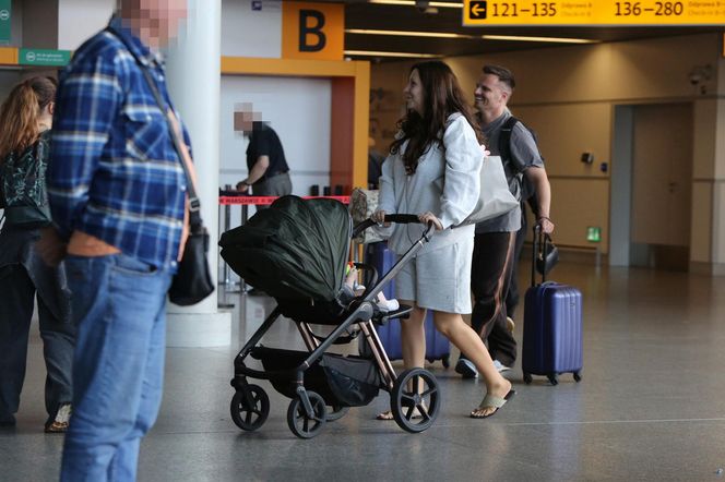 Marcin Hakiel z rodziną lecą na wakacje