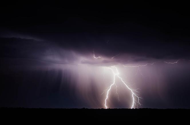 Niebezpieczna pogoda nad Radomiem! IMGW wydał żółty alert pogodowy