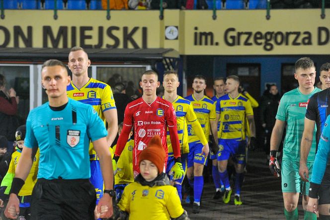 Elana Toruń - Zawisza Bydgoszcz 1:1, zdjęcia kibiców, opraw i piłkarzy ze Stadionu Miejskiego im. Grzegorza Duneckiego