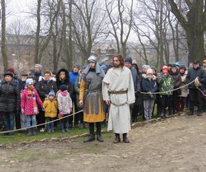 Misterium Męki Pańskiej na kalwaryjskim wzgórzu w Piekarach Śląskich