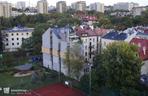 Budowanie po krakosku, czyli przybij sobie piątkę z sąsiadem przez balkon?!