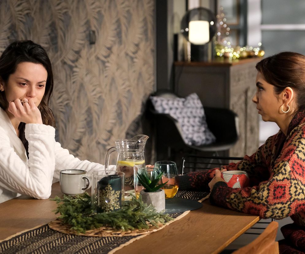 	M jak miłość odc. 1860. Kasia (Paulina Lasota), Aneta (Ilona Janyst)