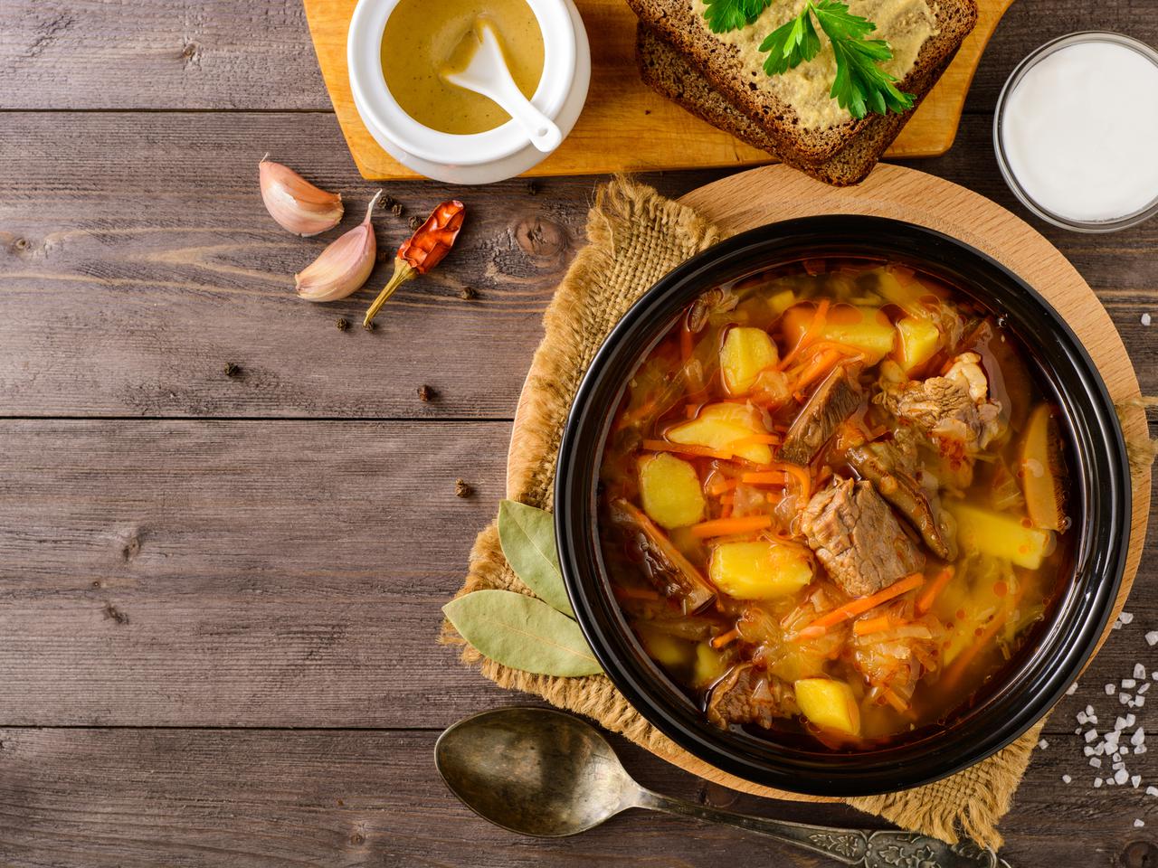 Szczi: przepis na rosyjski kapuśniak