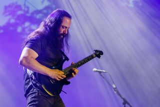 To najtrudniejsze do zagrania utwory Dream Theater. Wyboru dokonał John Petrucci 